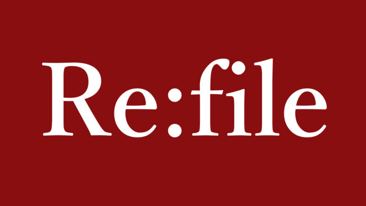 「Re:file」という白文字が、濃い赤色の背景に書かれている。